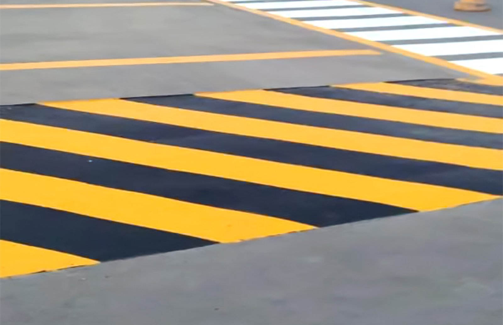 اعمال وتخطيط الاسفلت بأبانات