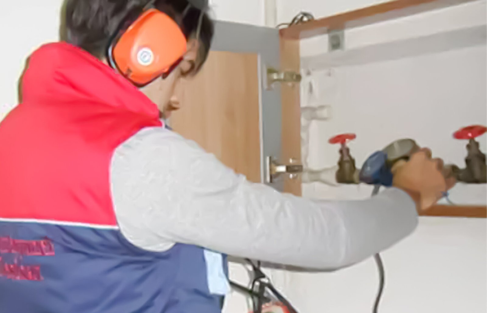 كشف تسربات المياه بالنبهانية